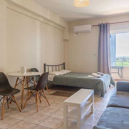 Elia Mini Suites 7 Larissa Extérieur photo